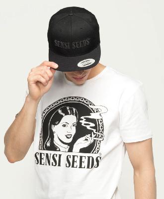 Sensi Seeds Gorra Negra Letras Negras